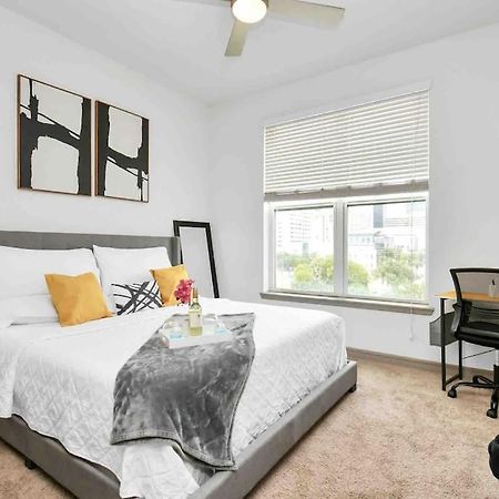 Htown Downtown Oasis Apartment Houston Exterior photo