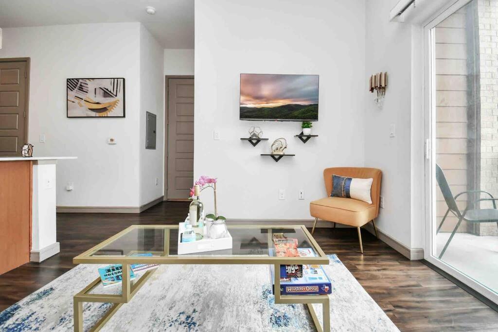 Htown Downtown Oasis Apartment Houston Exterior photo