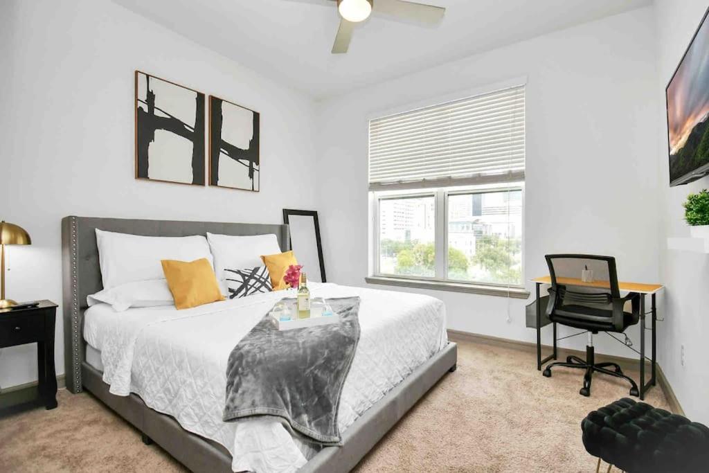 Htown Downtown Oasis Apartment Houston Exterior photo